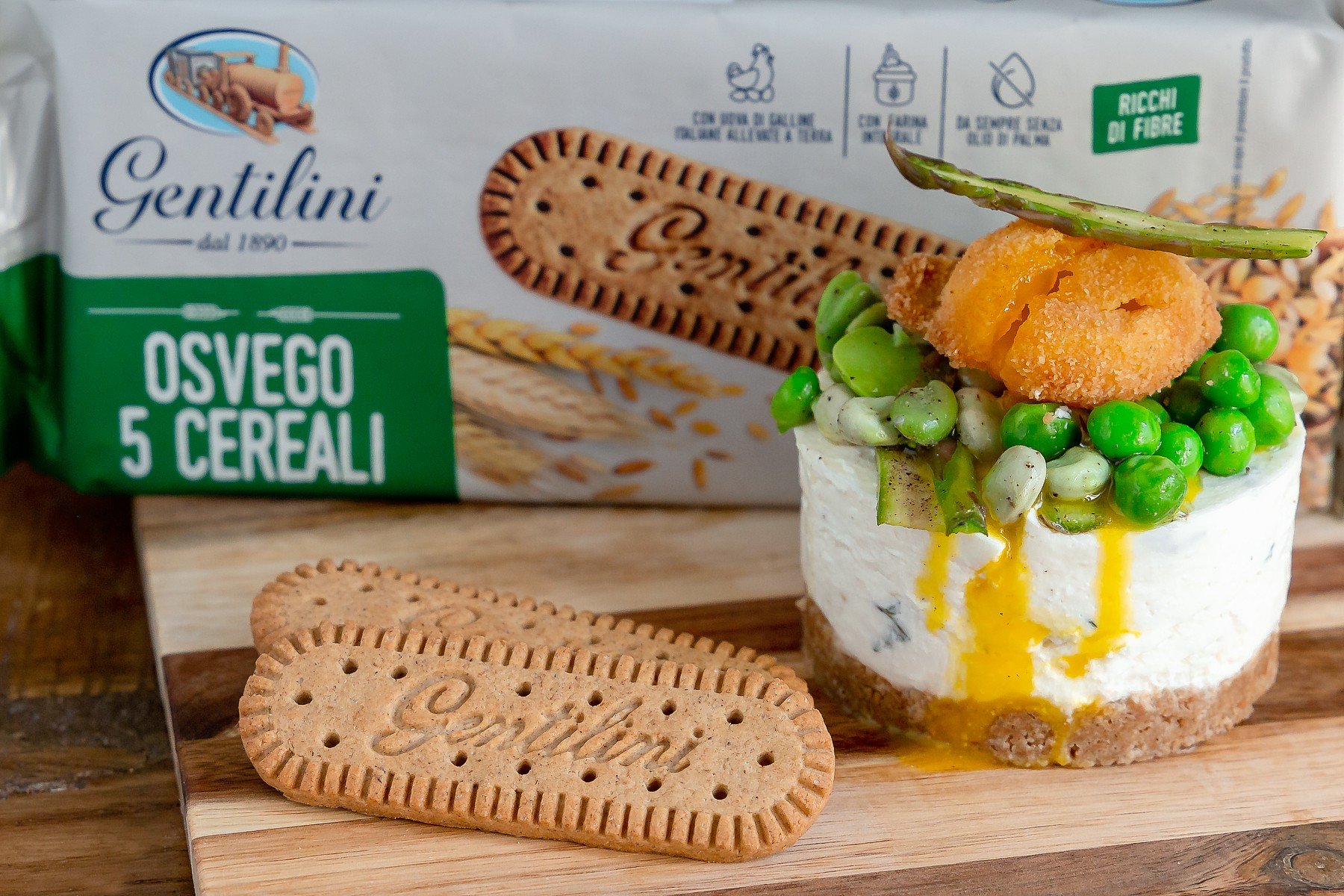 Mini cheesecake salata alle erbette e tuorlo fritto